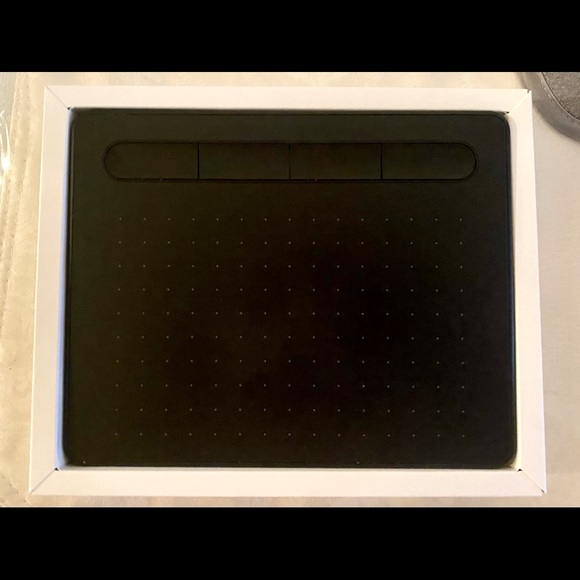 Wacom Intuos S Graphics Drawing Tablet with Stylus - Picture 2 of 3